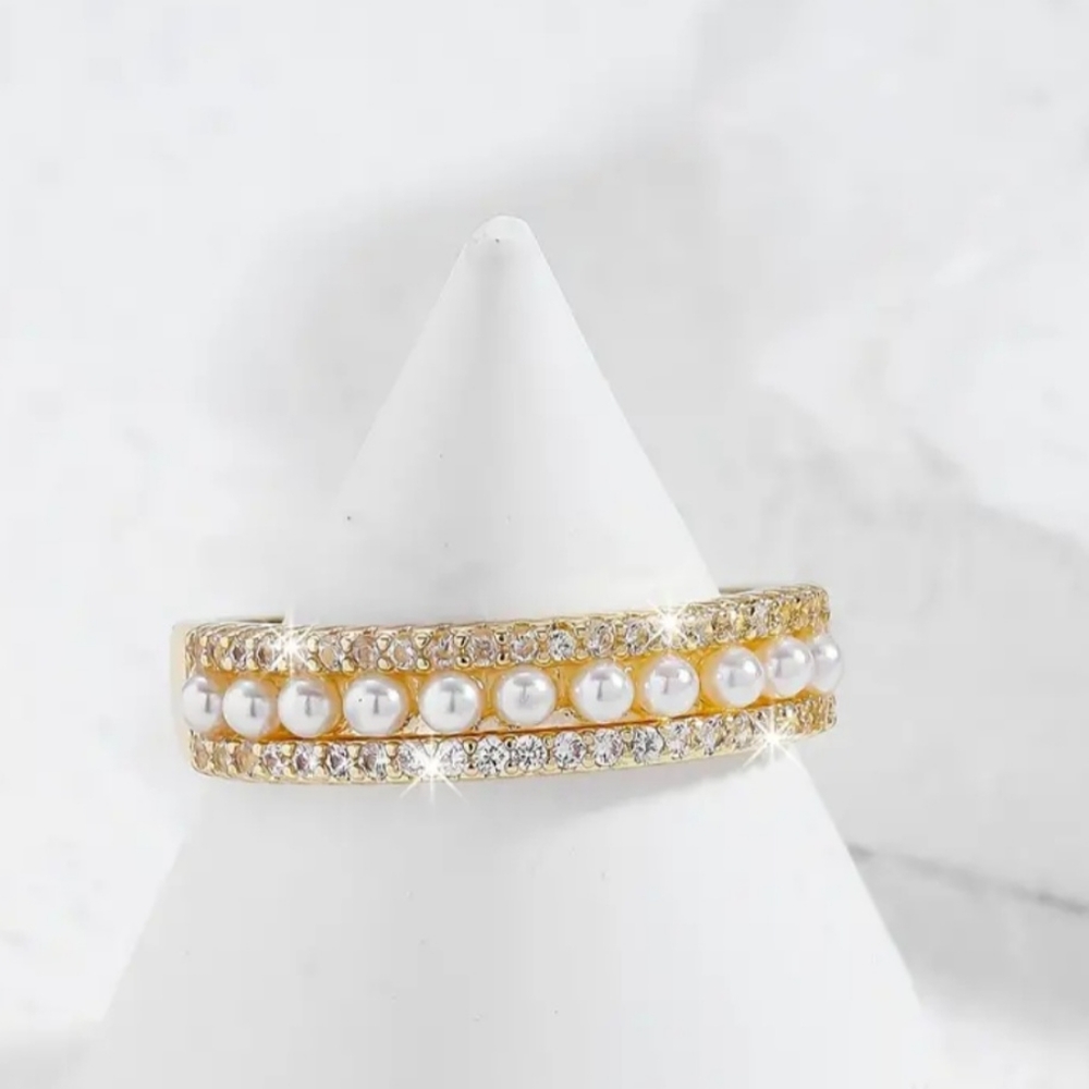 Small Pearls Fashion Ring - One Size